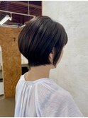 くびレイヤー黒髪似合わせショートカット