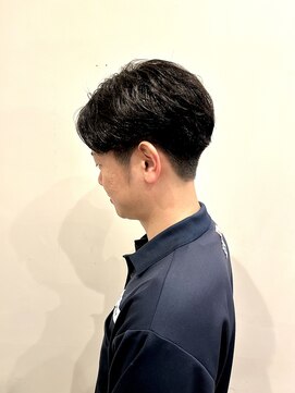 フラテロ(fratello) 前下がりセンターパート