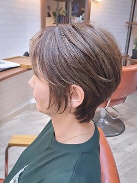 ヘアーサロン カヴィエ(hair salon covie) 白髪ぼかしのハイライト 大人のショートスタイル