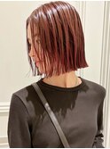 ボルドー切りっぱなし外ハネボブ艶暗髪シースルーバング