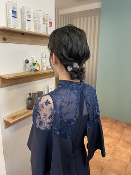 サイン ハニー(Sign honey) ふんわりシニヨン