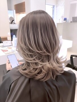 モアナ バイ ヘッドライト 上田店(Moana by HEADLIGHT) Moana【上田】#レイヤーカット#バレイヤージュ#ベージュ