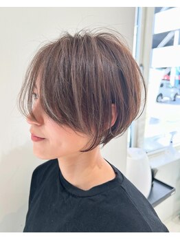 アットリッチ(@RICH)の写真/白髪カバー×ハイライトはお任せ！大人女性の悩みに寄り添う、自然で透明感あふれるスタイル◎