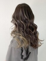 シェリア(Shelia)&nbsp;ロングレイヤー×インナーゴールド【Shelia町田】