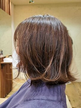 バグスドゥア(Bagus dua) 襟足外ハネミディアムヘア【大日/バグスドゥア】