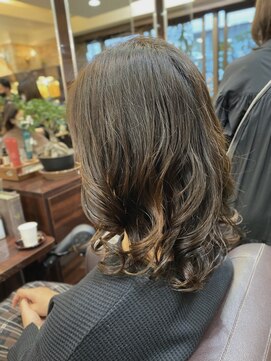 キャラ 池袋本店(CHARA) セミロングヘアはコテ巻き風パーマで扱いやすくなるんです!!