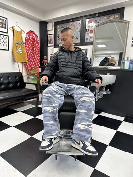 ザ フェイダーズ(The Faderz) メンズバズカット刈り上げグラデーション高円寺スキンフェード