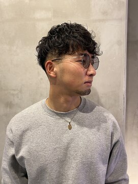 フランクスバーバーザスタンド(Frank’s barber the stand) ツーブロックテーパーフェードアップバングパーマE