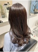 ブラウングレージュで抜け感ロング