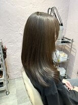 フッタ(Futta)&nbsp;オリーブグレージュ【イルミナカラー】【カット】【西武新宿駅】