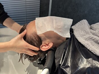 ニーノ(NI-NO)の写真/炭酸シャンプーで毛穴の汚れもすっきり洗浄！血行を良くし、頭皮から健康な毛髪へと導きます◎