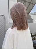 ハイトーン切りっぱなしショートボブミルクティーピンクベージュ