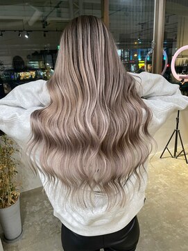 メリー オオサカ(Merly Osaka) white milk tea balayage