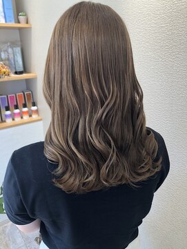 ブロッシー(blossy.) 、