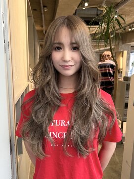 カート バイ デコ(Kurt by DECO) 【友都】ブロンドベージュ× レイヤーカット