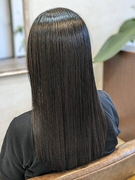 リノア(Lino'a) ダメージレス縮毛矯正×髪質改善トリートメントで最高の艶髪