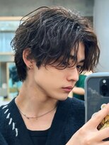 アイトーキョー 渋谷(AI TOKYO)&nbsp;サーフカールニュアンスセンターパートラルフカール波打ちパーマ