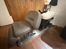 レヴィア(REVIA)の雰囲気(座り心地が良くフルフラットなのでヘッドスパもおすすめです!)