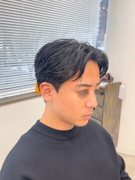 フイ 新宿3丁目(Hui) フェザーパーマ/グレーブルーカラー/刈り上げショートパンク