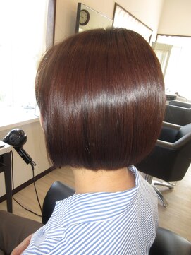 コア フィール ア デイ(COIFFURE A DAY) スッキリなミセスボブ