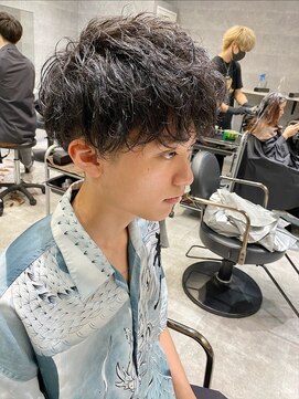 アンダーバーホワイト(_WHITE) スパイラルツイストパーマ