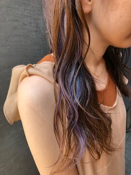 ビヨンドイー(beyond E) パステルイヤリングユニコーンカラーセミロング