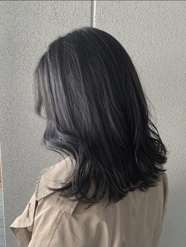 リバレッジ 広尾(Leverage) 暗髪でも透明感あるダークグレージュ