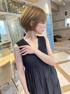 ロンド ストラーダ 心斎橋(Lond strada) ショート×ハイライト白髪ぼかし×切りっぱなしボブ[心斎橋]