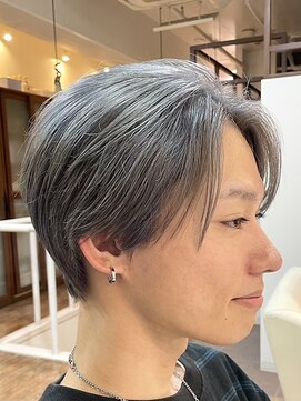 スタジオフォーエイチ(STUDIO 4H) シルバーカラー/グレージュ/マッシュ/ブリーチ/アッシュ