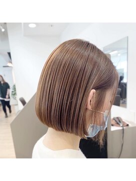 ジエクト ヴィシア(The Ect VIXIA) ミニボブ　ハイライトボブ　縮毛矯正　前下がり　まとまるボブ