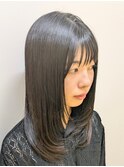 輪郭を優しくカバーしてくれるレイヤースタイル