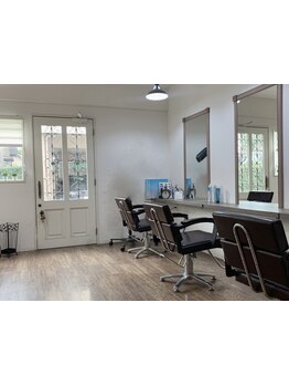 少人数だからこそできる丁寧なカウンセリング◎頼れる女性スタイリスト在籍で居心地が良く相談しやすい♪