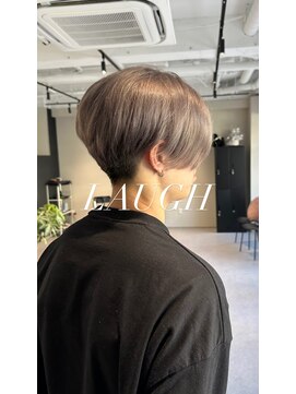 ラフ(LAUGH) グレージュ刈り上げマッシュ