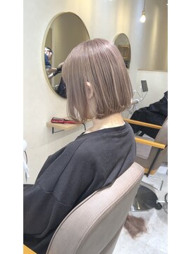 ミルクティーベージュ