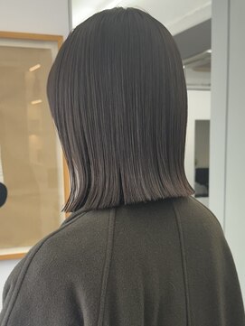 シベルバレー 横浜(sibell) ＊20代30代切りっぱなしボブタッセルボブ顔周りレイヤーオリーブ