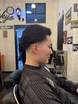 ブロートーキョーバーバーショップ 神田店(Bro Tokyo BARBERSHOP) ツーブロ×ミドルスキンフェード