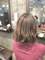 1+ アンプリュス(Unplus)&nbsp;切りっぱなし肩上ワンレンスタイル