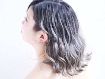 ニコリヘアワークス(nicori hair works)の写真/イルミナカラー・アディクシー・スロウカラーなどのトレンドカラーを採用♪透き通る色でお肌にも透明感を◎