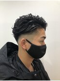 スキンフェード×かきあげウェーブパーマ
