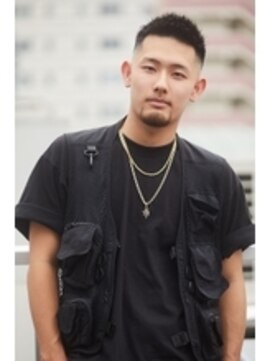 クレスト 近江八幡店(CREST) フェードモヒカンベリーショートグリースおしゃれボウズ眉毛
