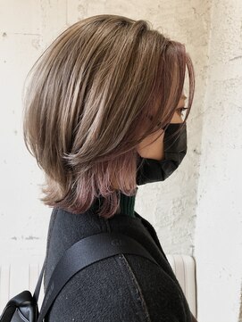 ペネロープ(Penelope) ［新宿］レイヤーボブ/インナーカラー/ハイトーン