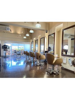 【歴13年以上の女性スタイリストのみ☆】女性の髪を悩みを知り尽くしたスタイリストが「いいね」を叶える！