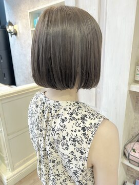 キャアリー(Caary) 福山市Caary 大人可愛い艶ボブミニボブシルキーショコラベージュ