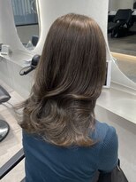 オニキス(ONYX)&nbsp;クリームオリーブベージュ×ミディアムレイヤー【chisato】