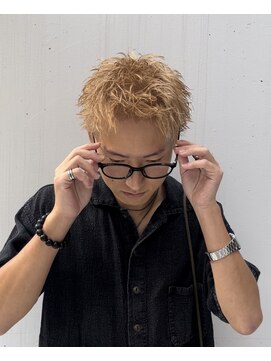 スパイキーショート×ミルクティーベージュ