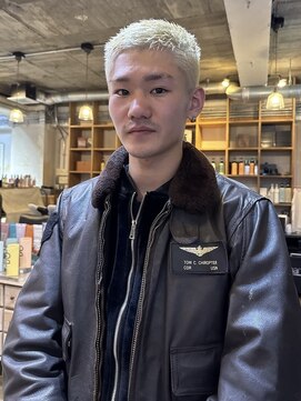 ヒカリス 中崎店(HIKARIS) ホワイトブロンド/抜きっぱなし/ハイトーン/ブロンド/大阪梅田