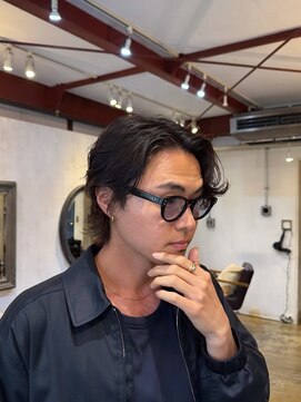 アデ オモテサンドウ(ade omotesando) ニュアンスパーマで作るメンズセンターパート