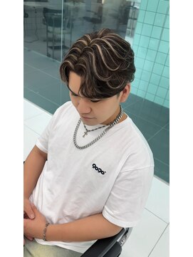 ミユーズシブヤフラッグ(Miyu’s Shibuya Flag) 似合わせカット×メッシュキャップハイライト