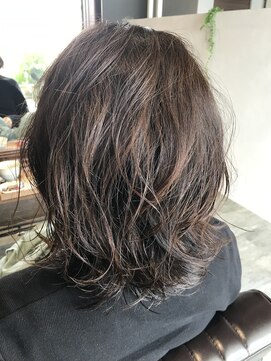 クレヨン ケース(Crayon case) ミルクティーブラウンラフウェーブくびれヘアハッシュカット