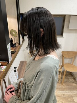 サク(Sac.) パツっとボブに赤み消しグレージュカラー　Sac.栃木優佑